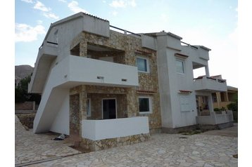 Ģimenes viesu māja Pag 5